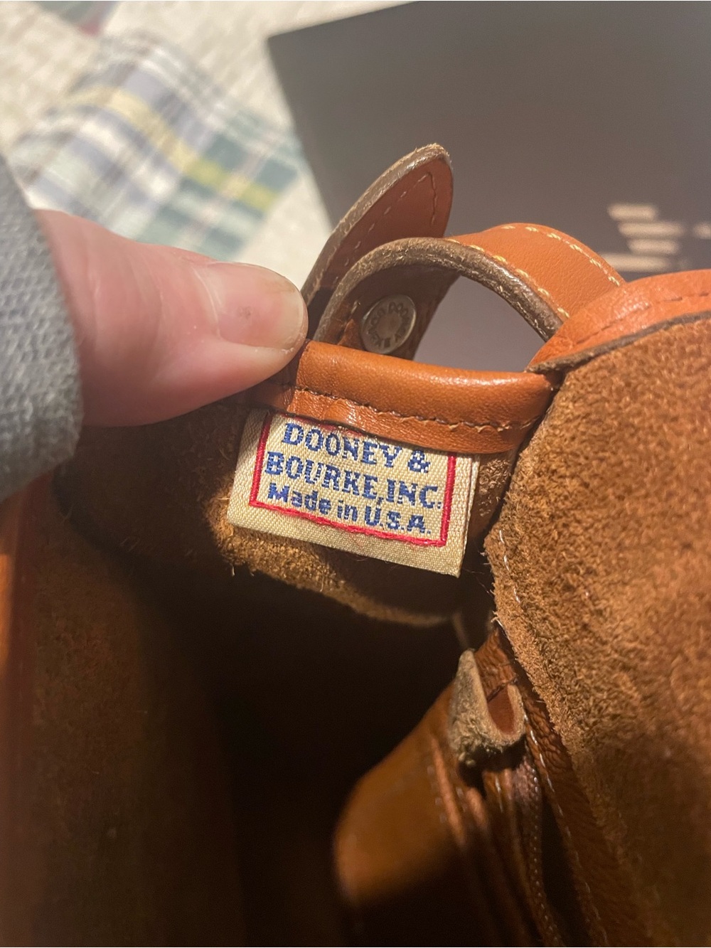 Dooney & Bourke British Tan all weather Leather Handbag. Made in USA Label. - Picture 8 of 8